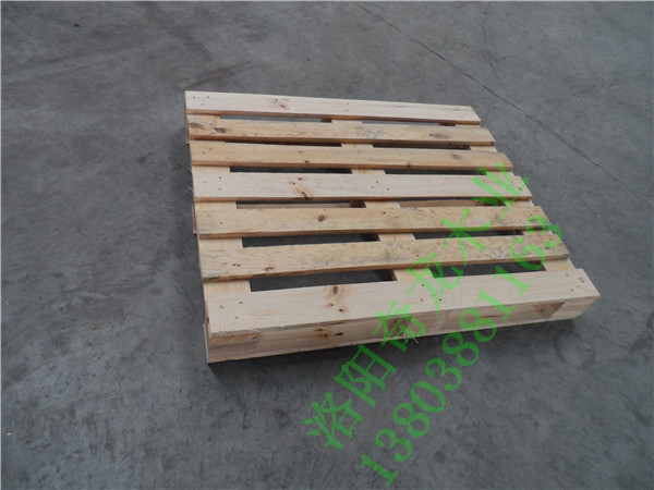 洛陽(yáng)木托盤承載貨物的固定方式和防護(hù)方法